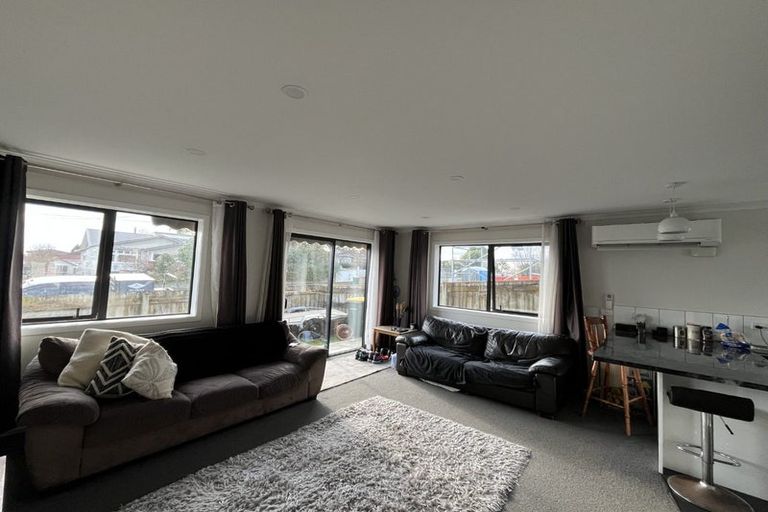 Photo of property in 98b Weraroa Road, Levin, 5510