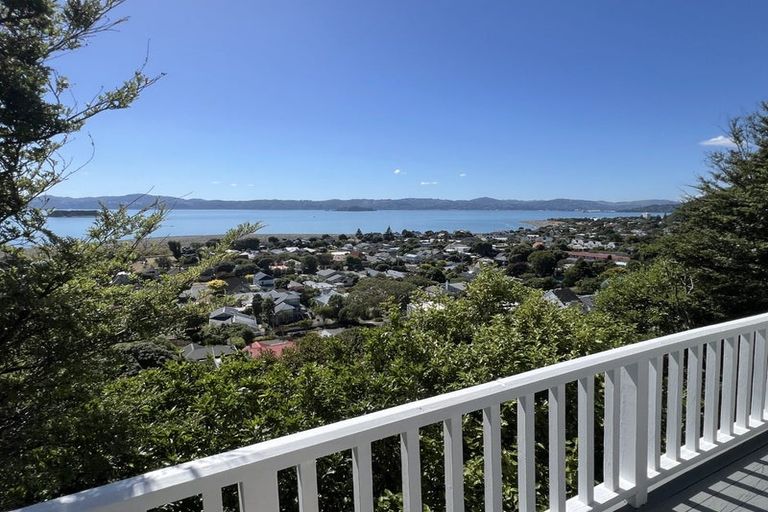 Photo of property in 15 Karaka Street, Eastbourne, Lower Hutt, 5013