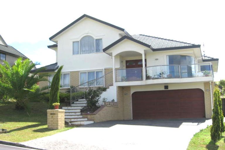 Photo of property in 20 Highgrove Lane, Totara Vale, Auckland, 0632