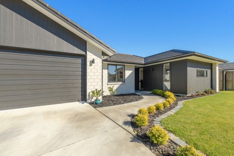 Photo of property in 138 Adler Drive, Ohauiti, Tauranga, 3112