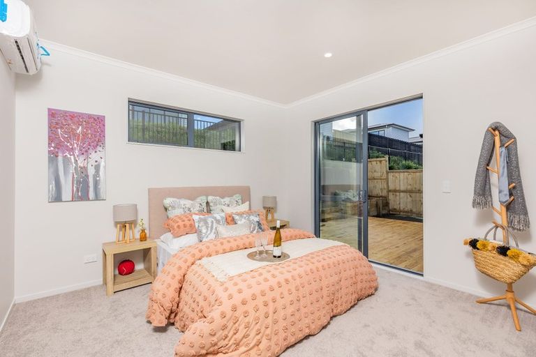 Photo of property in 1 Vintry Drive, Kumeu, 0810