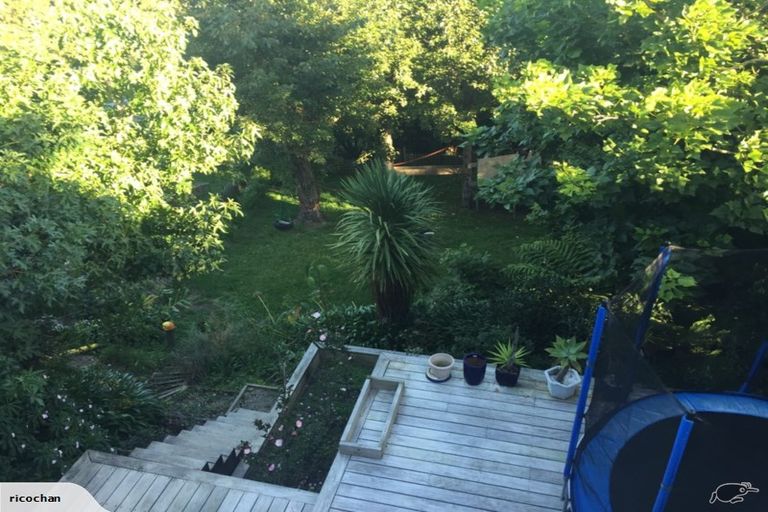 Photo of property in 32 Peter Terrace, Castor Bay, Auckland, 0620
