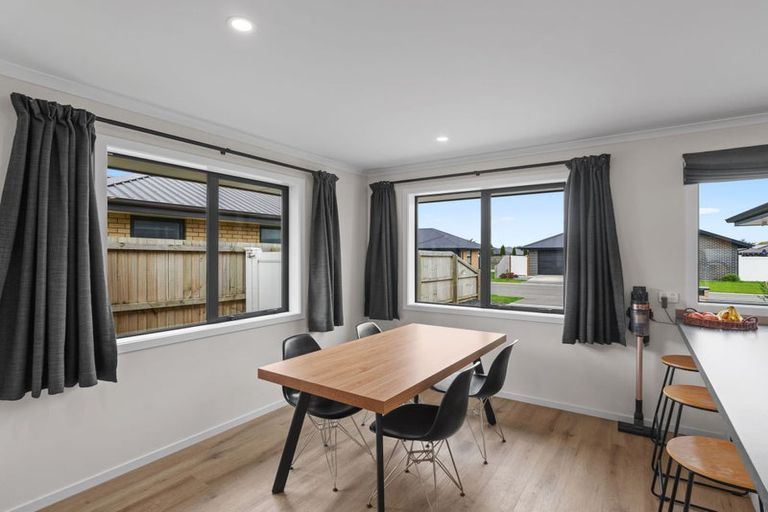 Photo of property in 17 Dalwood Crescent, Rolleston, 7614