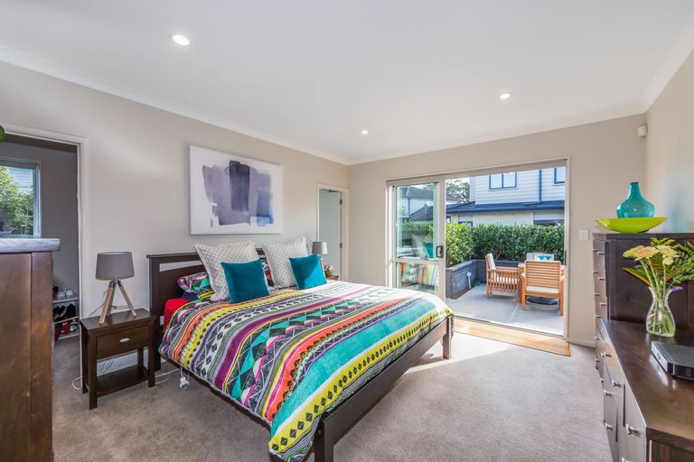 Photo of property in 6 Whares Court, Silverdale, 0932