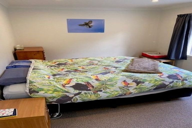 Photo of property in 27 Olivia Crescent, Tawa, Wellington, 5028