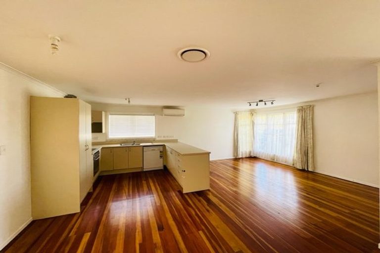 Photo of property in 1 Buller Crescent, Manurewa, Auckland, 2102