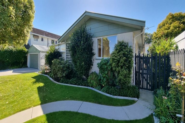 Photo of property in 4 Rachel Place, Avonhead, Christchurch, 8042
