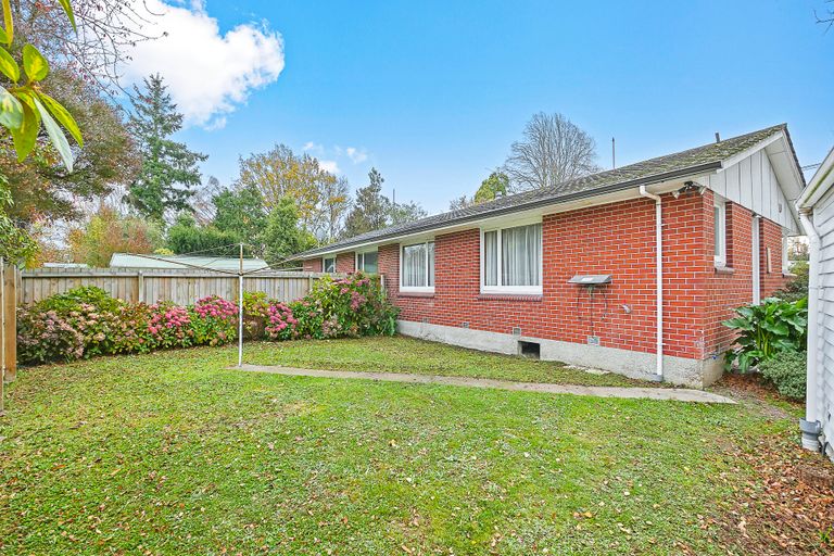 Photo of property in 31a Kirkwood Avenue, Upper Riccarton, Christchurch, 8041