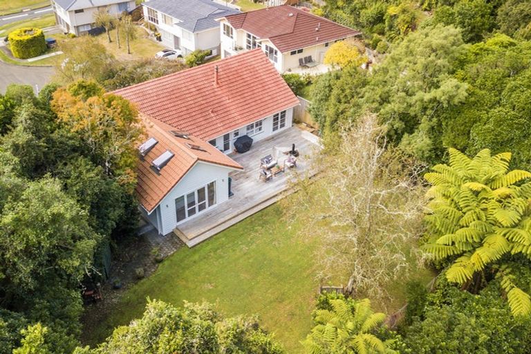 Photo of property in 8 Saint Annes Square, Tawa, Wellington, 5028