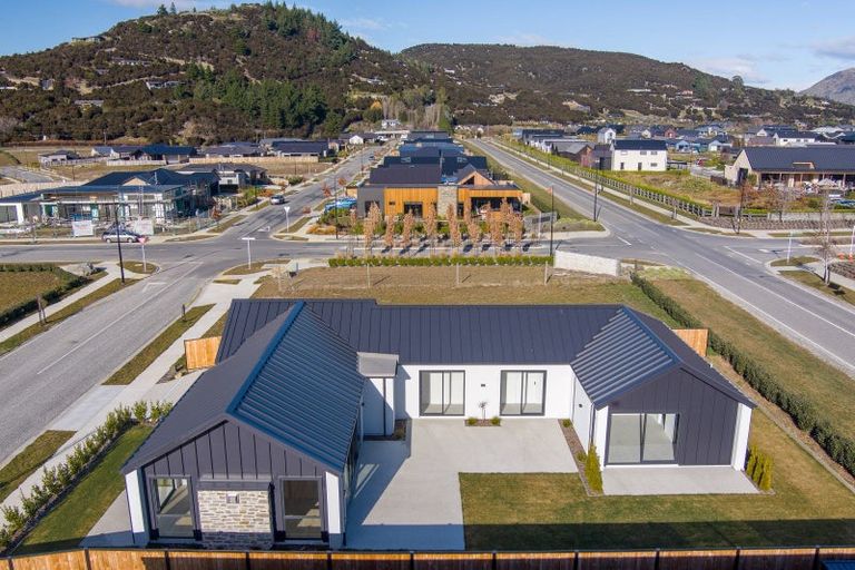 Photo of property in 47 Pounamu Avenue, Albert Town, Wanaka, 9305