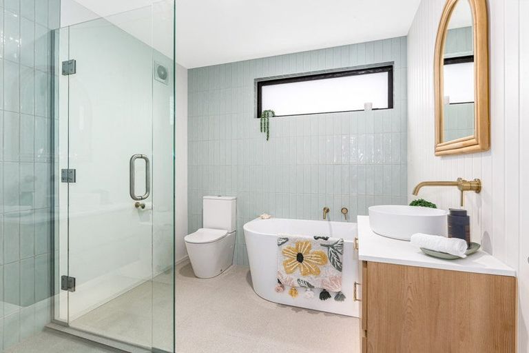 Photo of property in 58 Muri Road, Pukerua Bay, 5026