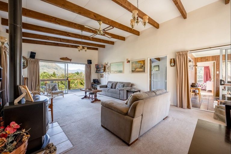 Photo of property in 50 Beacon Point Road, Wanaka, 9305