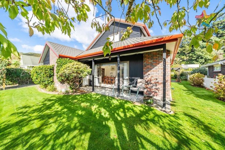 Photo of property in 22 Waddington Drive, Naenae, Lower Hutt, 5011