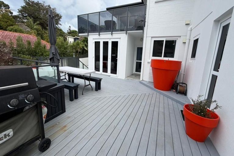 Photo of property in 20 Pohutukawa Avenue, Red Beach, 0932