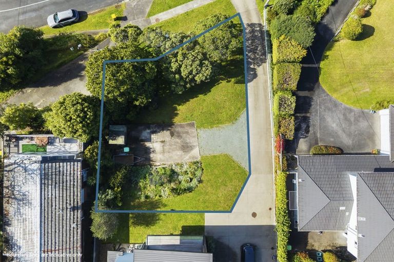 Photo of property in 29a Parr Terrace, Castor Bay, Auckland, 0620