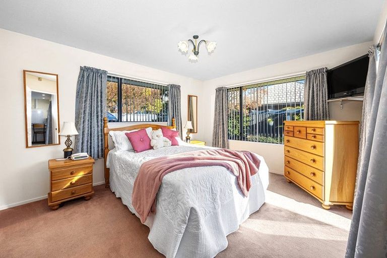 Photo of property in 49 Showgate Avenue, Sockburn, Christchurch, 8042