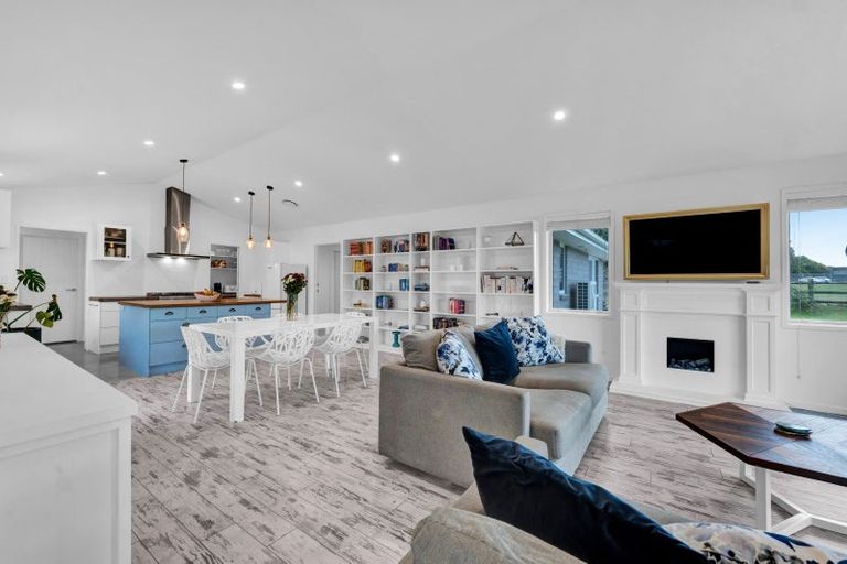 Photo of property in 2 Mercade Close, Stratford, 4332