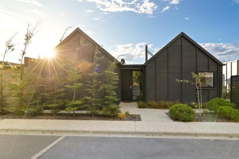 Photo of property in 2 Kotuku Lane, Hobsonville, Auckland, 0616