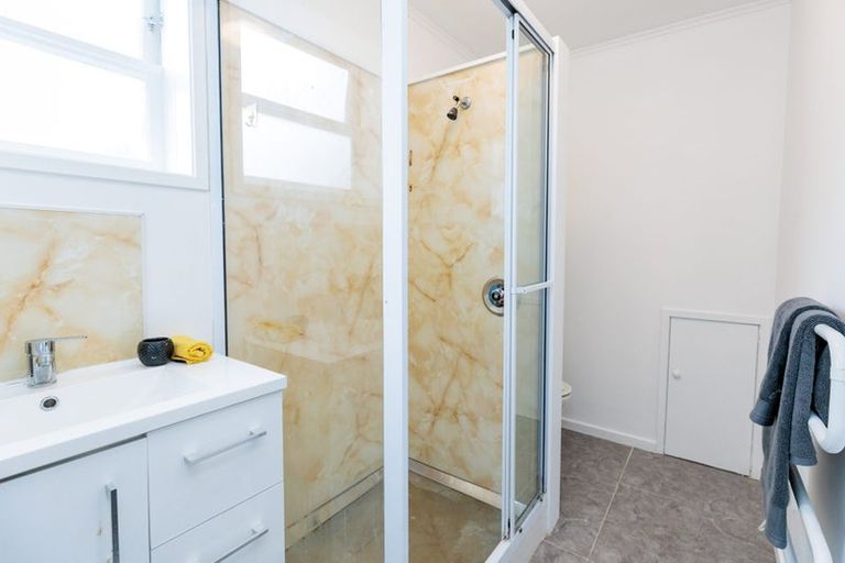 Photo of property in 14 Angell Street, Johnsonville, Wellington, 6037