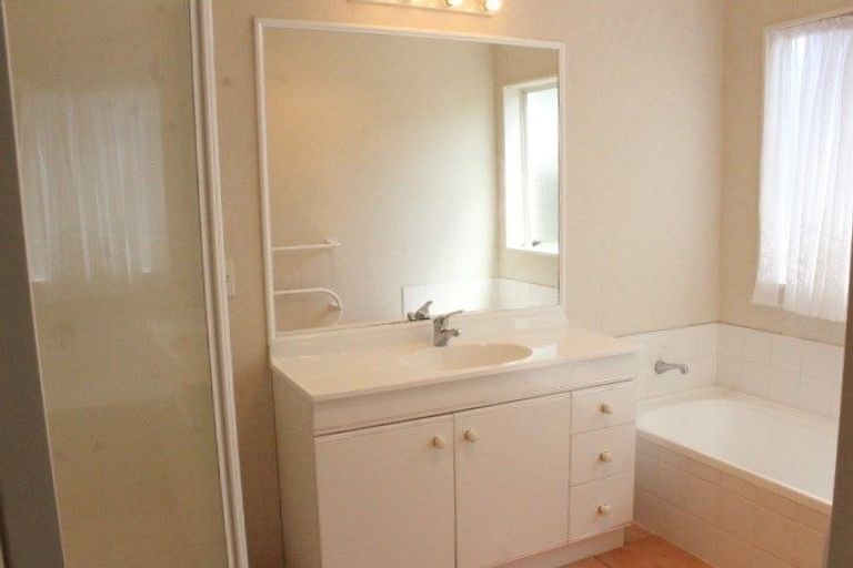 Photo of property in 26 Ballycullanie Place, Dannemora, Auckland, 2016