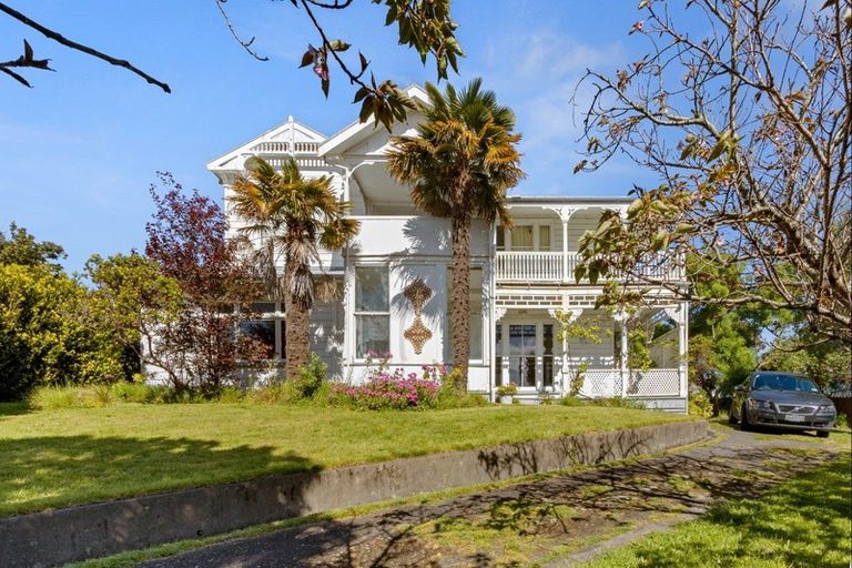 Photo of property in 9 Hukarere Road, Bluff Hill, Napier, 4110