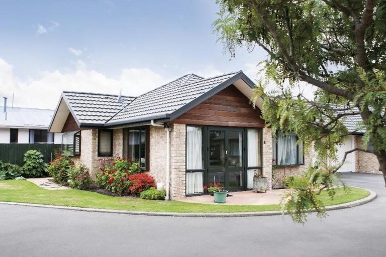 Photo of property in 88 Main South Road, Green Island, Dunedin, 9018