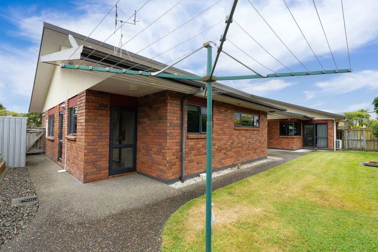 Photo of property in 1 Roseash Lane, Levin, 5510