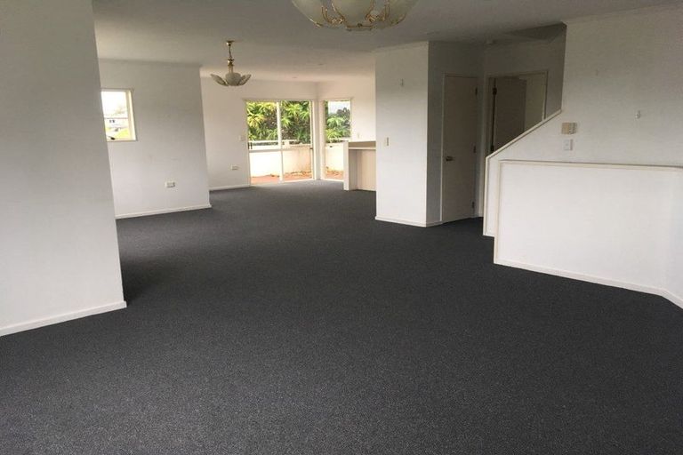 Photo of property in 8 Alice Place, Hillcrest, Auckland, 0627