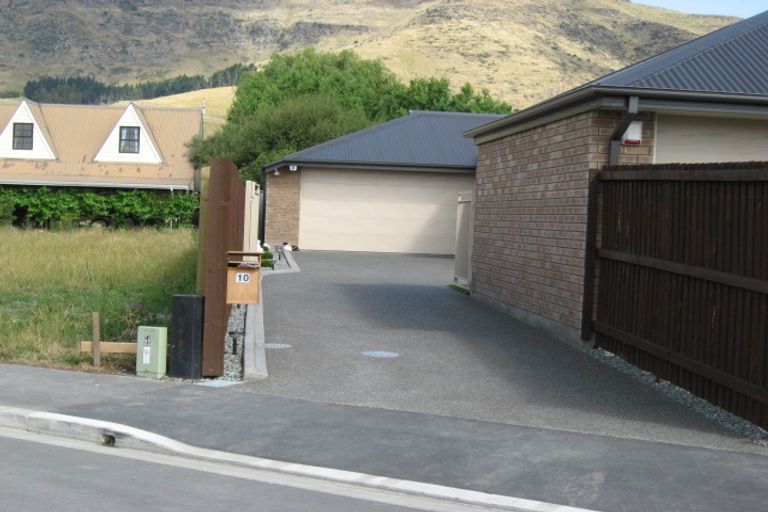 Photo of property in 10 Romar Lane, Heathcote Valley, Christchurch, 8022