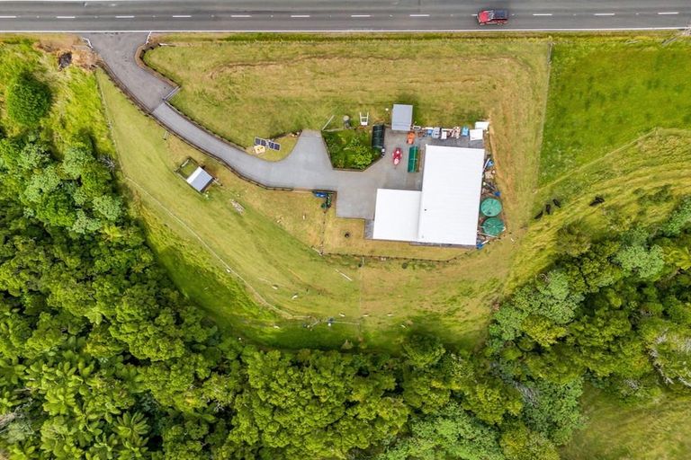 Photo of property in 242 Henwood Road, Paraite, New Plymouth, 4372