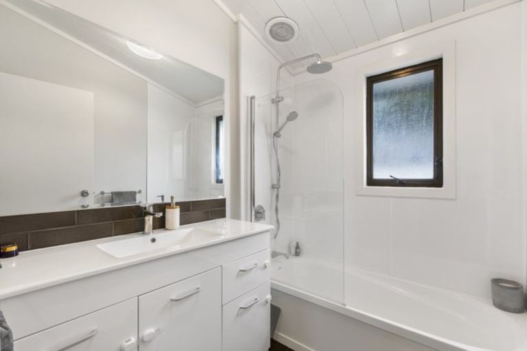 Photo of property in 1 Titoki Place, Pukete, Hamilton, 3200