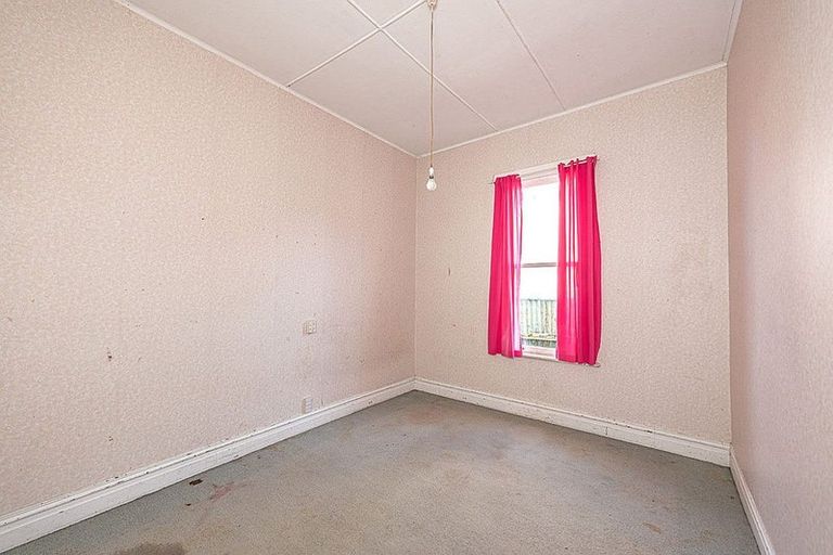 Photo of property in 2 Alma Road, Gonville, Whanganui, 4501