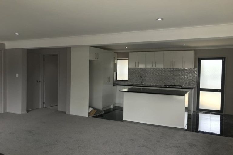 Photo of property in 69 Harmel Road, Glendene, Auckland, 0602