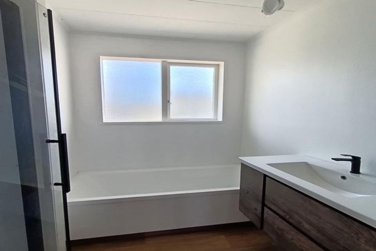 Photo of property in 1 Otira Grove, Kelson, Lower Hutt, 5010