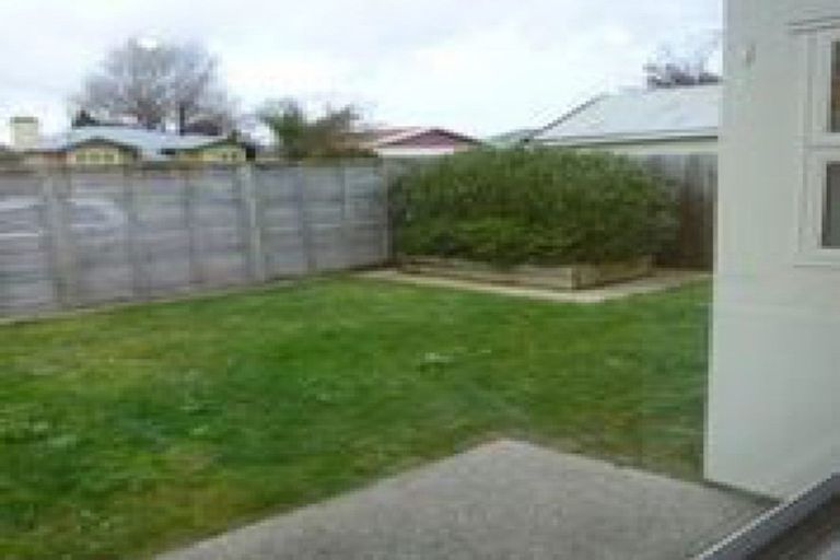 Photo of property in 12 Oxford Street, Hokowhitu, Palmerston North, 4410