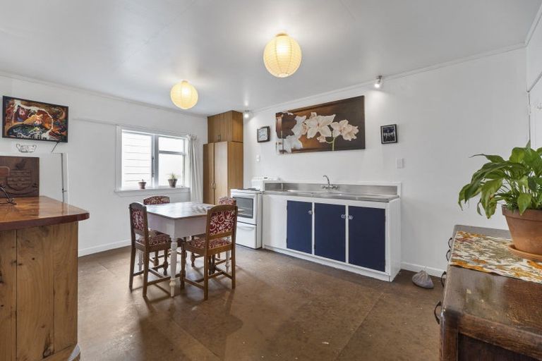 Photo of property in 96 Bridge Street, Eltham, 4322