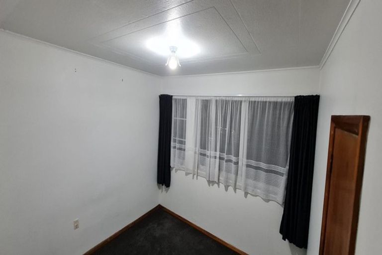 Photo of property in 63 Norton Park Avenue, Fairfield, Lower Hutt, 5011