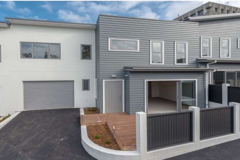 Photo of property in 2/4 Tisdall Street, Hamilton Central, Hamilton, 3204