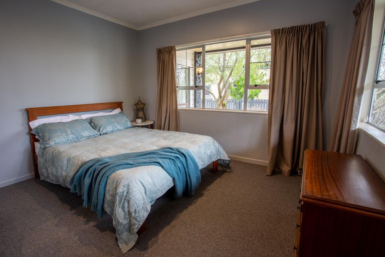 Photo of property in 6 Rhodes Street, Carterton, 5713