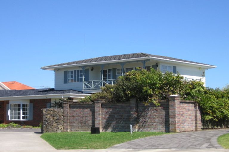 Photo of property in 1/49 Castor Bay Road, Castor Bay, Auckland, 0620