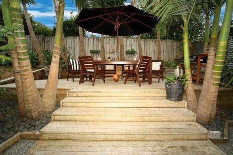 Photo of property in 14 Varlene Terrace, Forrest Hill, Auckland, 0620