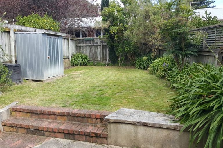 Photo of property in 2 Matipo Street, Eastbourne, Lower Hutt, 5013