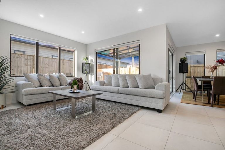 Photo of property in 39 Kabardin Street, Karaka, Papakura, 2113