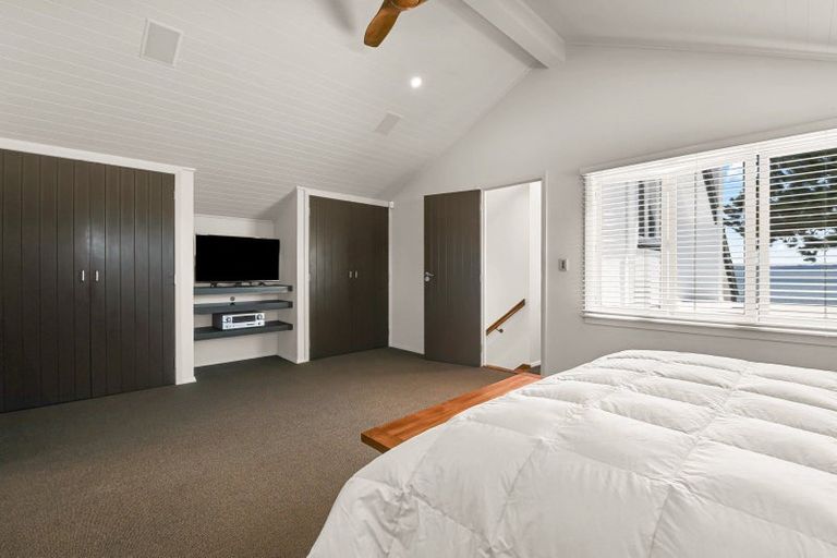 Photo of property in 25 Willow Avenue, Hannahs Bay, Rotorua, 3010