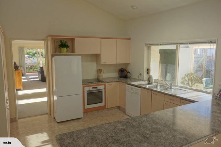 Photo of property in 393 Te Moana Road, Waikanae, 5036