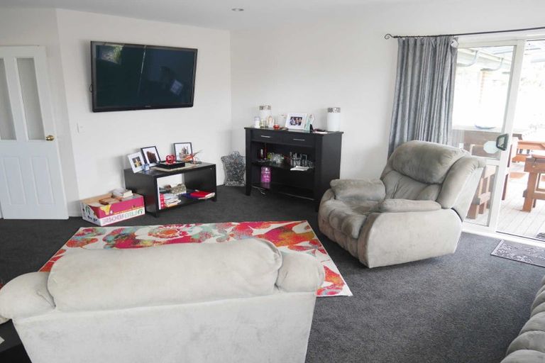 Photo of property in 22 Thistledown Place, Woolston, Christchurch, 8062