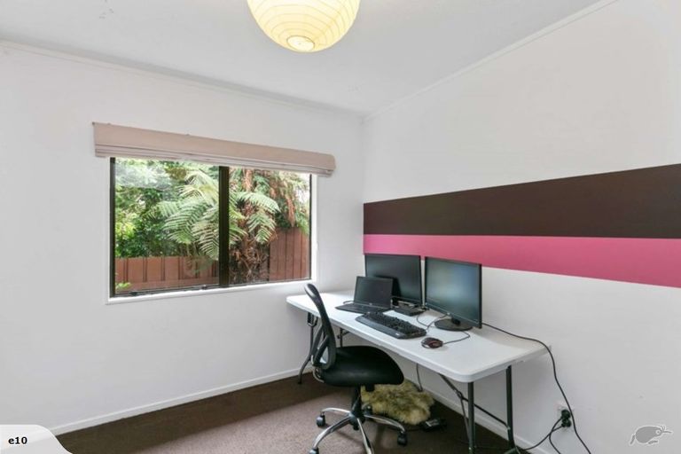 Photo of property in 22a Randwick Crescent, Moera, Lower Hutt, 5010