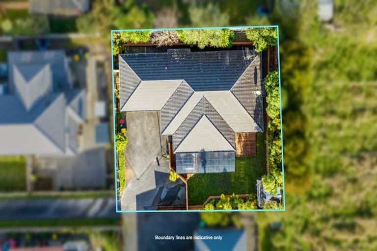 Photo of property in 44 Roy Maloney Drive, Henderson, Auckland, 0612