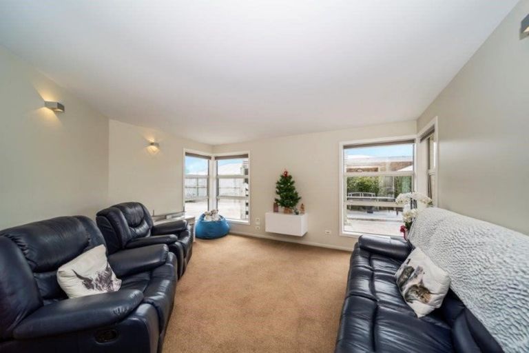 Photo of property in 13a Larlin Drive, Hawera, 4675