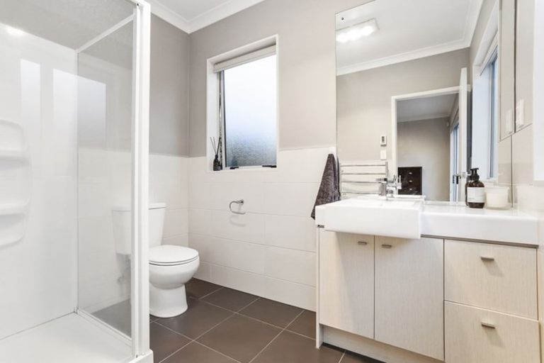 Photo of property in 6 Whares Court, Silverdale, 0932